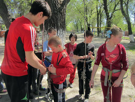 Тренировки во дворе дома.