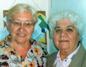 Zoya (l.) und Irma (r.) besuchen sich gegenseitig. | Bild: Ostertag