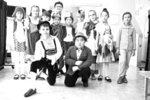 Theatergruppe der Klasse 3. | Bild: Philipp Dickreuter