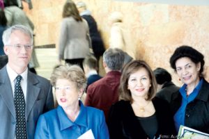 V.l.: Raban Richter, Kulturattaché des deutschen Generalkonsulats Almaty; Ursula Seiler-Albring, IfA-Präsidentin; Gulmira Schalabajewa, Museumsdirektorin Kastejew-Museum; Barbara v. Münchhausen, Leiterin des Goethe-Instituts Almaty. | Foto: Alissa Tschikmakowa