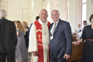 Juri Nowgorodow, der Bischof der evangelisch-lutherischen Kirche in Kasachstan, und Hartmut Koschyk MdB, dem Beauftragten der Bundesregierung für Aussiedlerfragen und nationale Minderheiten