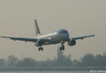 Новый самолет в гражданской авиации Новый самолет на глазах журналистов совершил мягкую посадку