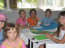 Отдых с играми и новыми знаниями Участники детского лингвистического лагеря "Возрождение"