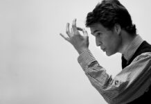 У казахстанских исполнителей классической музыки есть будущее Молодой немецкий дирижер Ян Мориц Онкен