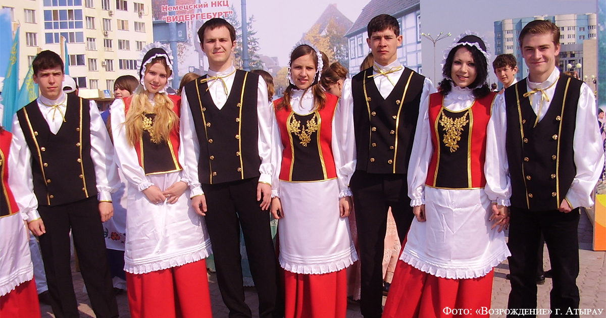 Танцевальный ансамбль «Фольксвелле» - лауреат I Республиканского Фестиваля Дружбы Народов Казахстана.