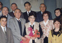 Ученый, литературовед, исследователь Шамшиябану Канышевна в кругу коллег, родственников и учеников