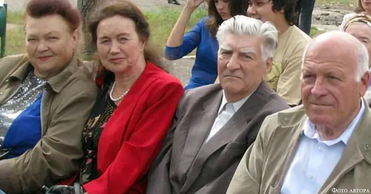 Виктор Рейтенбах (справа) на летнем фестивале «Живем в семье единой».
