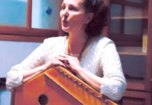 Праздник семьи, любви и верности Древние общечеловеческие ценности, такие как семья, любовь, нежность и верность очень важны в нашей жизни.