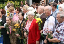 Минуло 70 лет, но память жива Памятный митинг у стен Немецкого дома в Алматы.