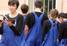 70летию депортации и репрессий российских немцев посвящается Театральная постановка по произведению Г.Вольтера «Зона полного покоя» в Немецком доме г. Алматы.