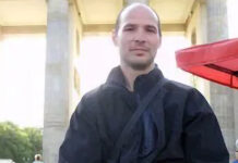 Рикша по-берлински Себастьян Пельтрец – водитель экзотического такси.