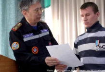 Награда нашла героя Награждение проводит заместитель начальника ДЧС Павлодарской области полковник Талгат Нурмагамбетов.