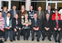 Взгляд в будущее Участники круглого стола в финно-угорском этнокультурном парке.