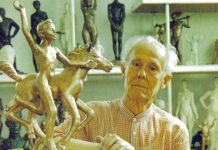 Щедрый талант Иоганнес Зоммер со скульпторой “Моё детство”.