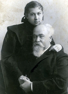 Провизор Иероним Краузе и дочь Вера.