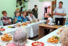 Мы помним! В этом году отдать дань памяти пришли представители старшего поколения немцев, немцы-трудармейцы, а также этническая немецкая молодежь – участники клуба немецкой молодежи «Диамант»