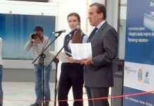 renewables- Сделано в Германии. Посол д-р Гидо Херц поддерживает технологическое просвещение.