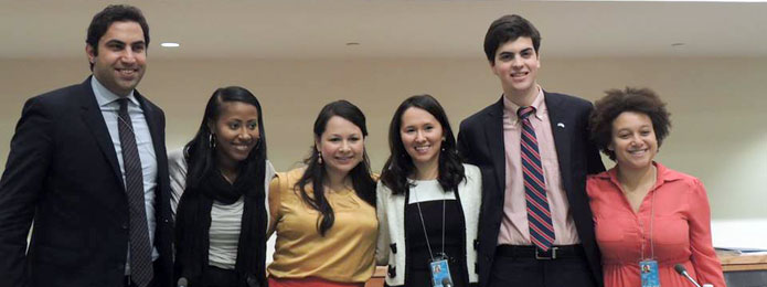 Участники брифинга ООН. Ольга Мун четвёртая слева.