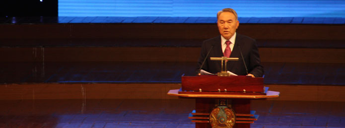 Нурсултан Назарбаев подчеркнул, что такие качества, как патриотизм, преданность своему делу, упорный труд во благо Отечества, объединяют всех награждаемых независимо от должности и профессии.