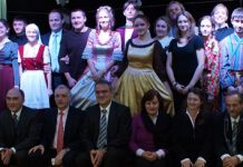 Сидя за круглым столом «На волнах столетий»