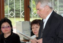 Нравственная миссия Герольда Бельгера Айнур Машакова, Светлана Ананьева и Герольд Бельгер на читательской конференции в Немецком доме г. Алматы.