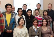 От эго-туризма к эко-туризму Участники семинара по экотуризму в Алматы. 2014 г.