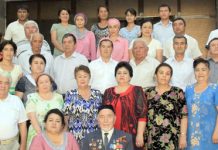 Узбекские литературные объединения РК У «Дома прессы» ЮКО после встречи с журналистами редакции областной газеты «Жанубий Қозоғистон» (2014).