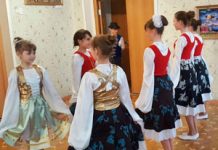 Самый теплый праздник Участники танцевального коллектива «Жемчужина»