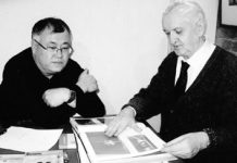 Архипелаг Карлаг университета «Болашак» Н.О.Дулатбеков и Ю.Г.Попов. Санкт-Петербург, НИЦ «Мемориал». Ноябрь 2013 г. | Фото автора. Публикуется впервые.