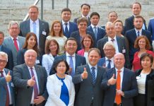 Знаковые события прошедшего периода Участники Межправительственной комиссии между Казахстаном и Германией по вопросам этнических немцев. | Фото: koschyk.de