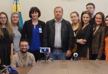 Иван Сауэр: «Если человек будет трудиться, он непременно всего добьется» Активисты клубов немецкой молодежи Казахстана с визитом в агрофирму «Родина». | Фото: Вероника Лихобабина | DAZ