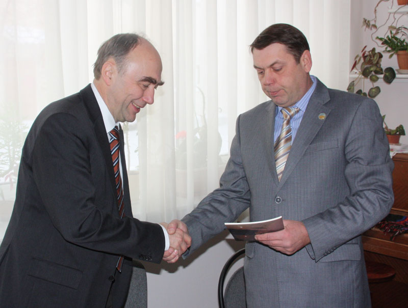 Декабрь 2011 г. Встреча Уполномоченного федерального правительства Германии по делам переселенцев и национальных меньшинств Кристофа Бергнера с представителями немецкого этноса Казахстана в Астане.