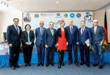 Образование – центральное звено новой модели экономического роста Роман Василенко, вице-министр иностранных дел РК, Кадиша Даирова, вице-президент по студенческим делам и международному сотрудничеству «Назарбаев Университет», Рольф Мафаэль, Посол ФРГ в РК, Дархан Мынбай, Заместитель Председателя Ассамблеи народа Казахстана, Хайдрун Темпель, уполномоченная по внешней научной, образовательной и научно-исследовательской политке МИД ФРГ, Александр Дедерер, председатель АООНК «Возрождение», Роман Ким, депутат Мажилиса Парламента РК, Дмитрий Горбунов, кардиохирург, бывший стипендиат программы «Болашак».