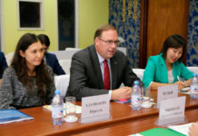 Доверительный политический диалог Фото: assembly.kz