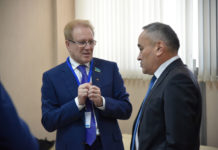 Доклад Альберта Рау на общенациональной конференции немцев Казахстана