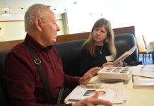 Учите наизусть стихи Венделин Мангольд и Елена Зейферт советуют учить наизусть стихи.