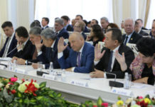 Расширенное заседание Совета Ассамблеи народа Казахстана Депутат Мажилиса Парламента, председатель попечительского совета ОФ «Казахстанское общество немцев «Возрождение» Альберт Рау вошел в Совет Ассамблеи народа Казахстана.