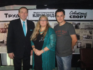 Известный культуртрегер российских немцев Якоб Фишер (слева) посетил Караганду.