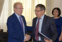 Немецкий язык возвращается в школы Альберт Рау и Ерлан Сагадиев.