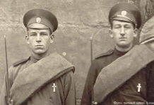 В строй, Иван Тротт, Кайзер идет… (Дед Иван Тротт на фото справа)