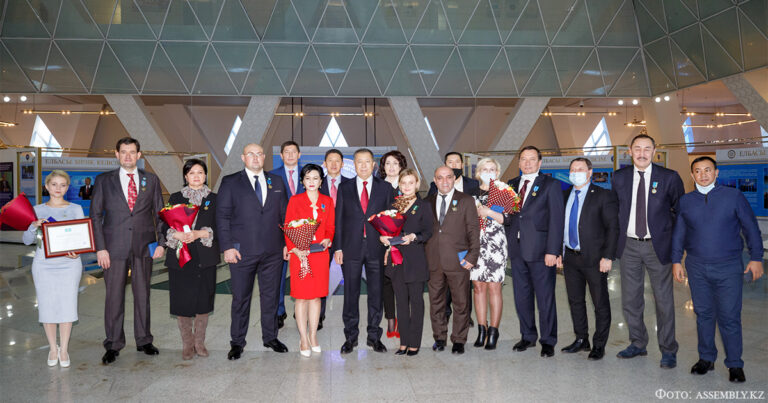 Церемония награждения государственными наградами Ассамблеи Народа Казахстан