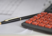 Требуется бухгалтер