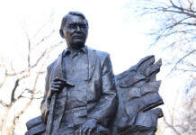 Открытие памятника Герольду Бельгеру в Алматы