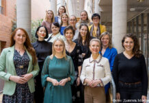 Оглядываясь назад, смотреть вперед