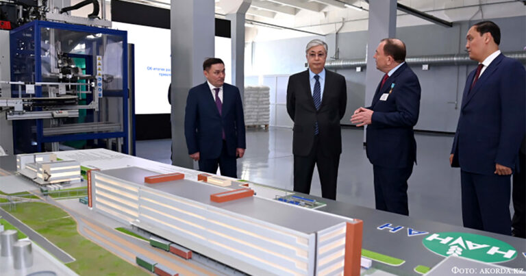 Президент посетил завод по производству пестицидов «Астана-Нан Chemicals»