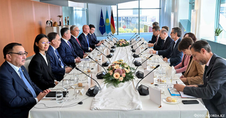 Президент Казахстана провел переговоры с Федеральным канцлером Германии в расширенном составе
