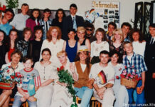 Юлия Хоффманн: «Эту судьбу надо было принять» Активисты областного немецкого культурного центра г. Караганда на творческой прощальной встрече, 1996 г.