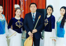 Подполковник с домброй