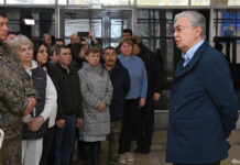 Президент встретился с эвакуированными жителями СКО