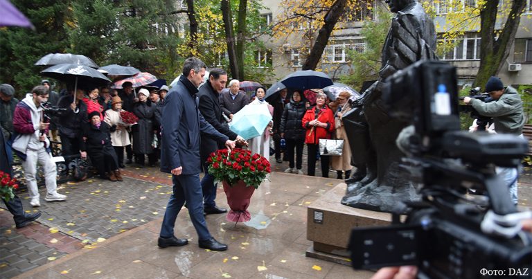 «Пока шкрябаю пером, я живу…» –  в Алматы отметили 90-летие Герольда Бельгера